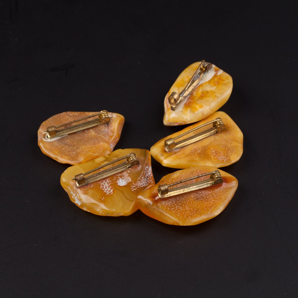 Set of antique amber brooches. — image 3