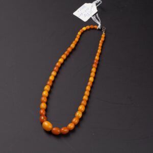 Antique amber necklace. — image 1