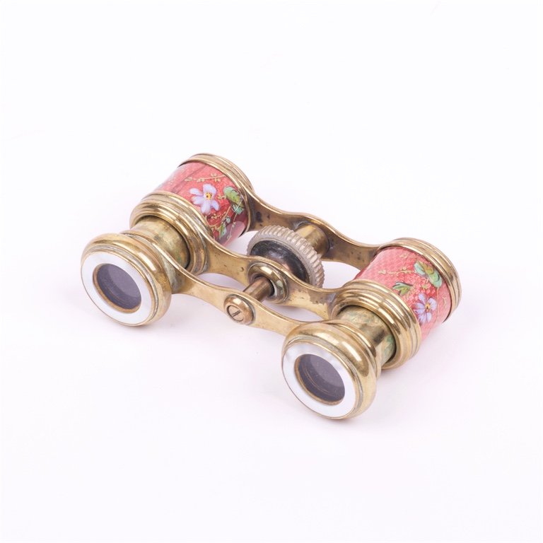 Opera glasses. — image 1