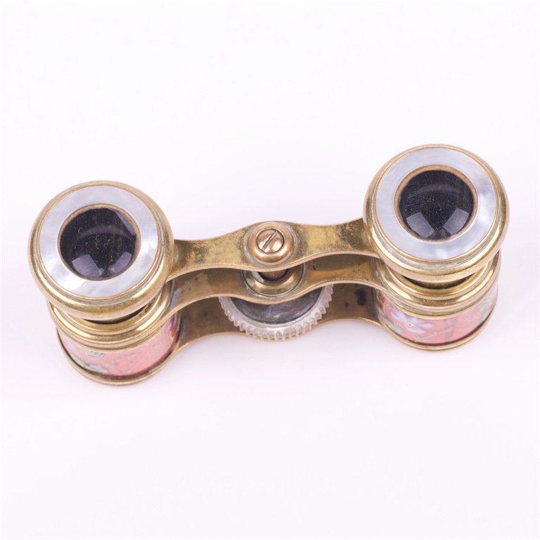 Opera glasses. — image 4