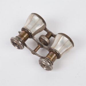 Opera glasses, mother of pearl. — image 2