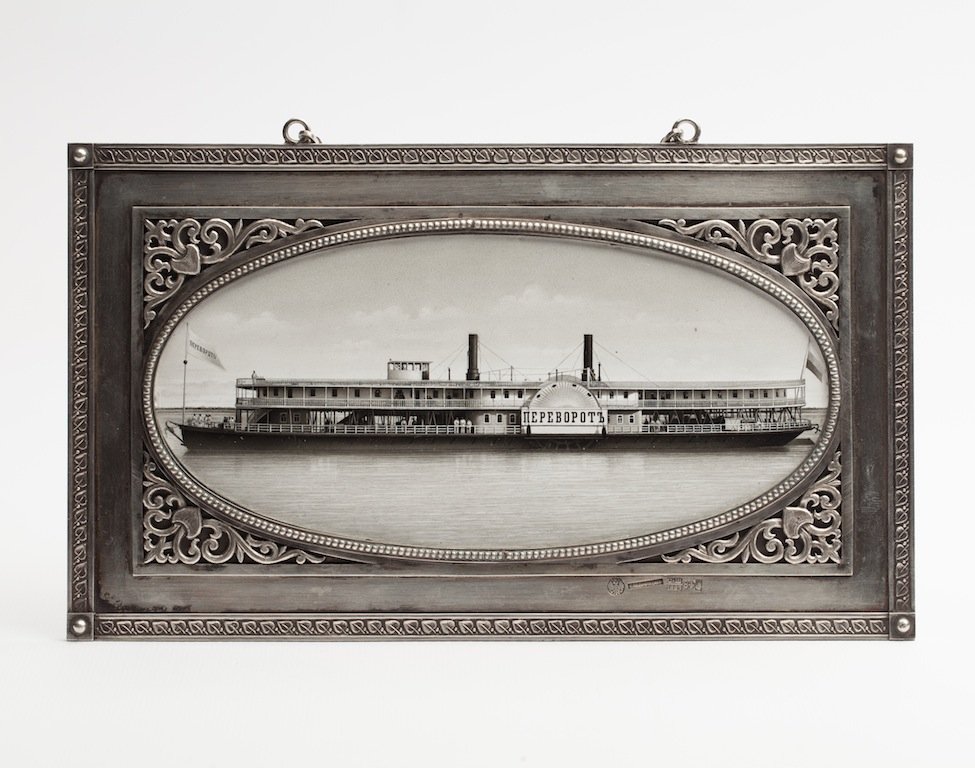 Russian decorative plate by Khlebnikov workshop. — image 1