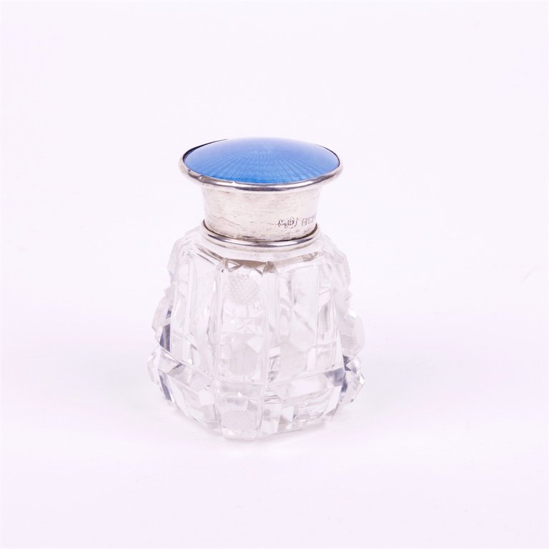 Snuff bottle with glass, silver and enamel. — image 1