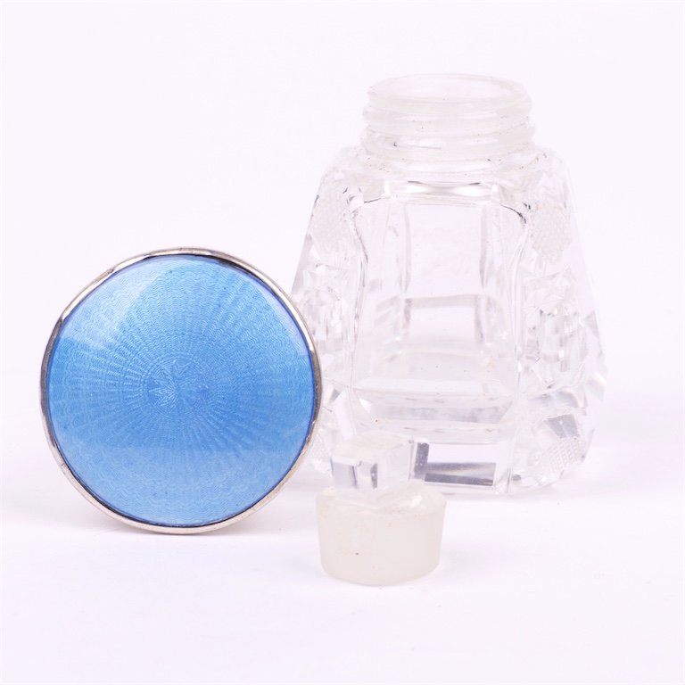 Snuff bottle with glass, silver and enamel. — image 5