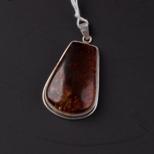Amber pendant. — image 3