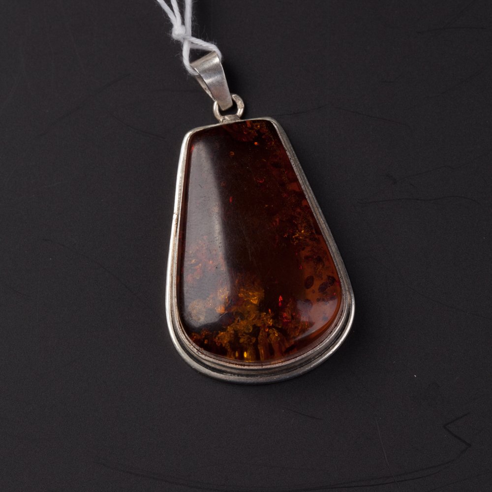 Amber pendant. — image 4