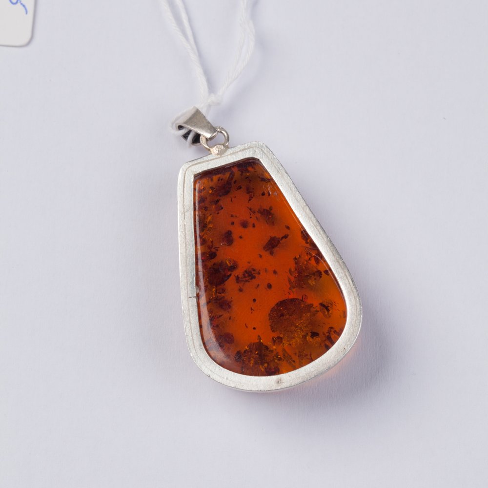 Amber pendant. — image 6