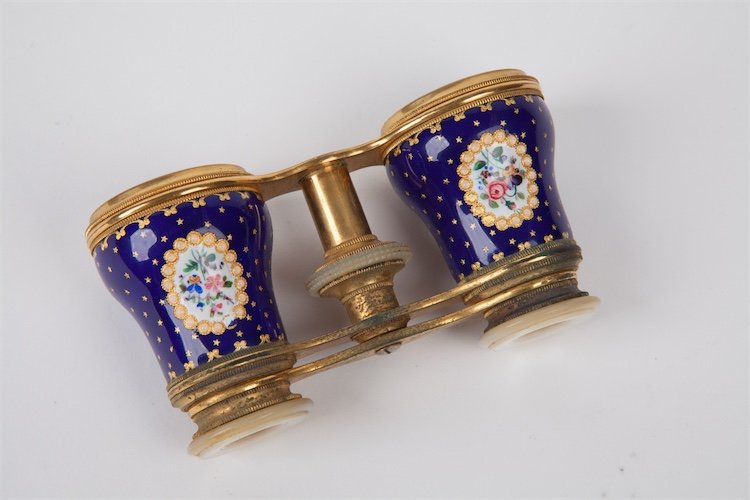 Enamel opera glasses. — image 1