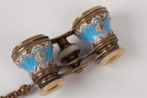 Enamel opera glasses. — image 6