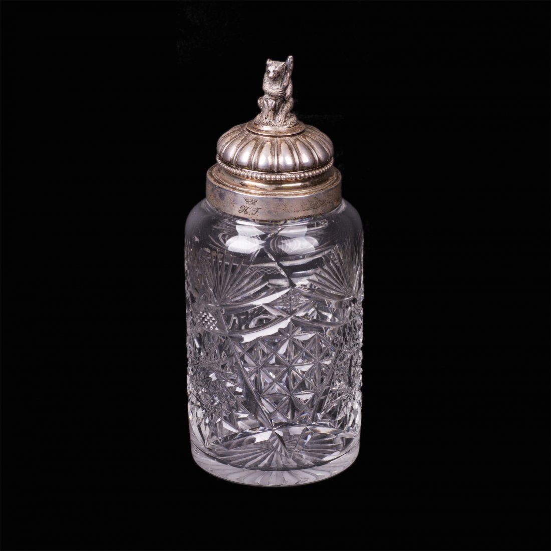 Engraved silver and cut-glass cup with cast bear figure — image 1