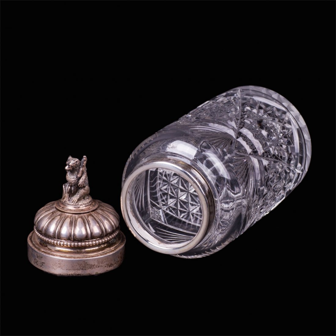 Engraved silver and cut-glass cup with cast bear figure — image 2