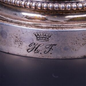 Engraved silver and cut-glass cup with cast bear figure — image 3