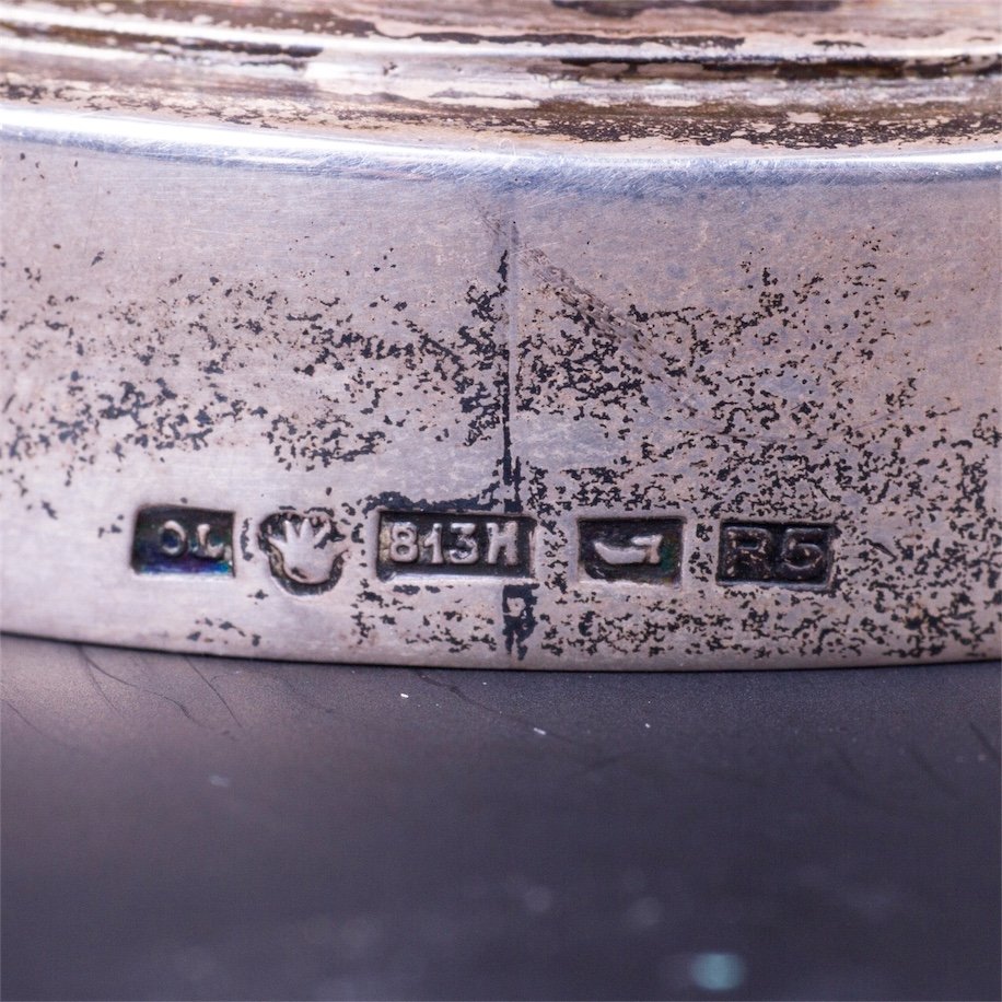 Engraved silver and cut-glass cup with cast bear figure — image 4