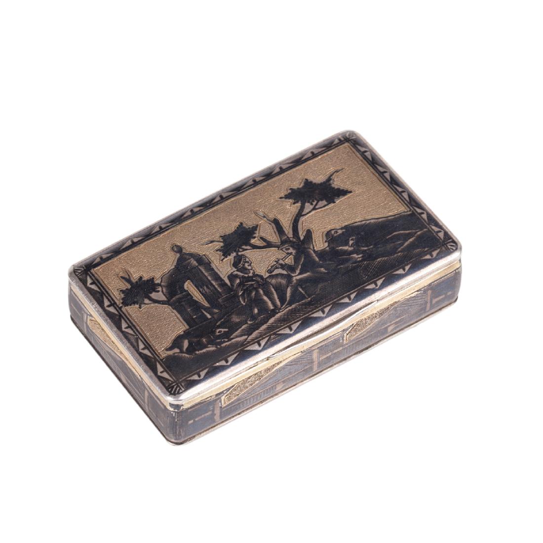 Russian silver-gilt and niello snuff box — image 1