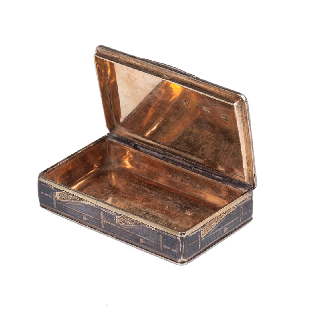 Russian silver-gilt and niello snuff box — image 4