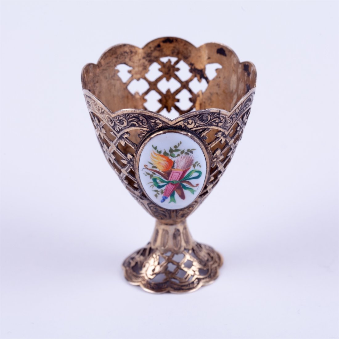 Silver stand for egg. — image 2