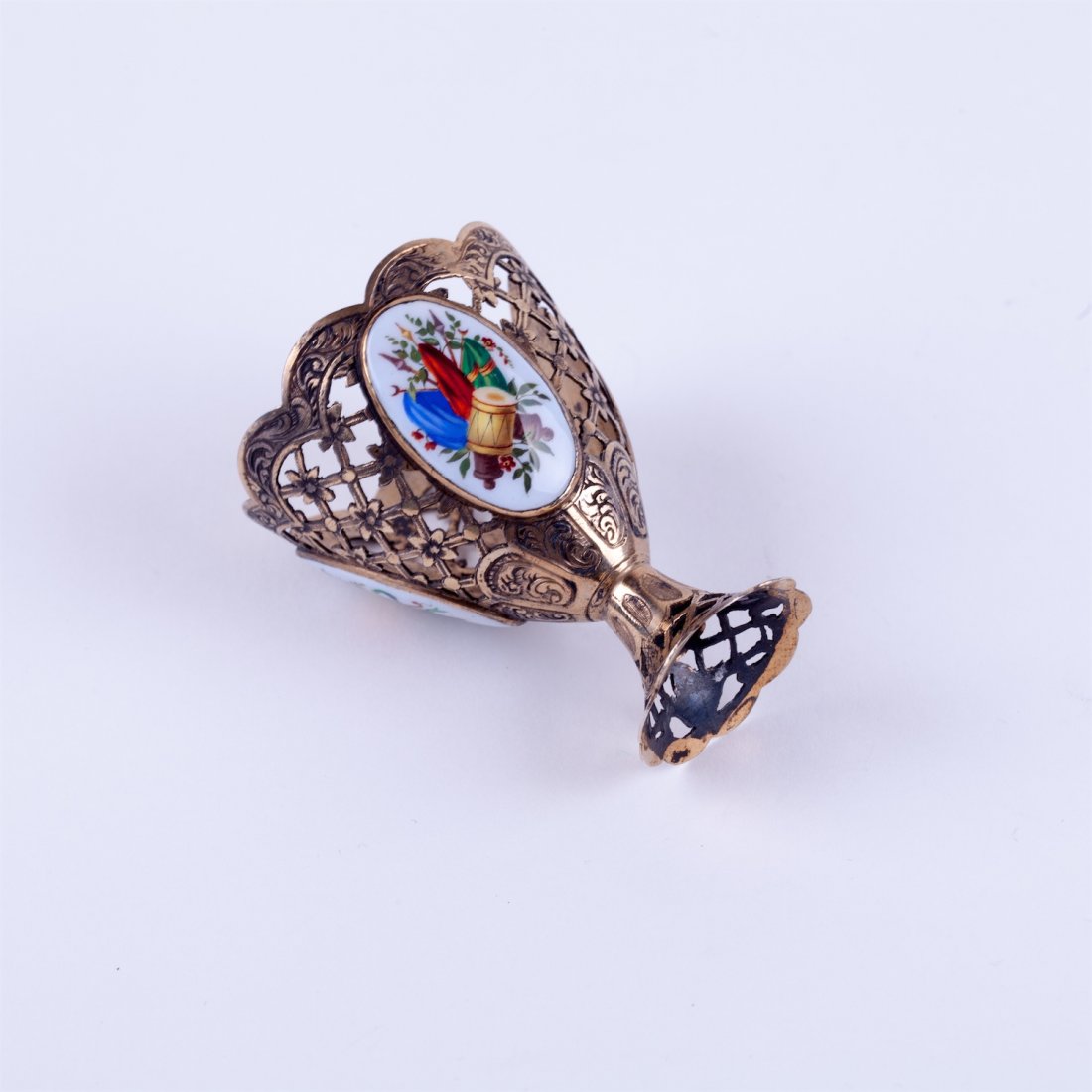 Silver stand for egg. — image 4