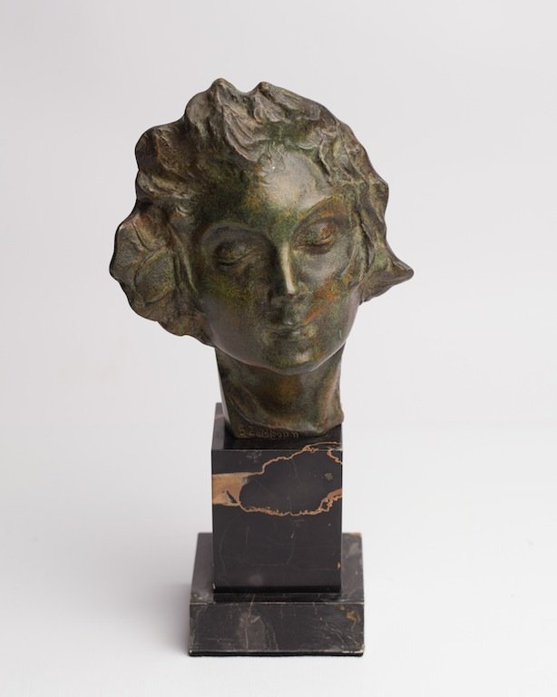 Woman bust “Dream” by Sergey Zelikson — image 1