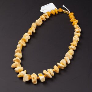 Antique amber necklace. — image 1