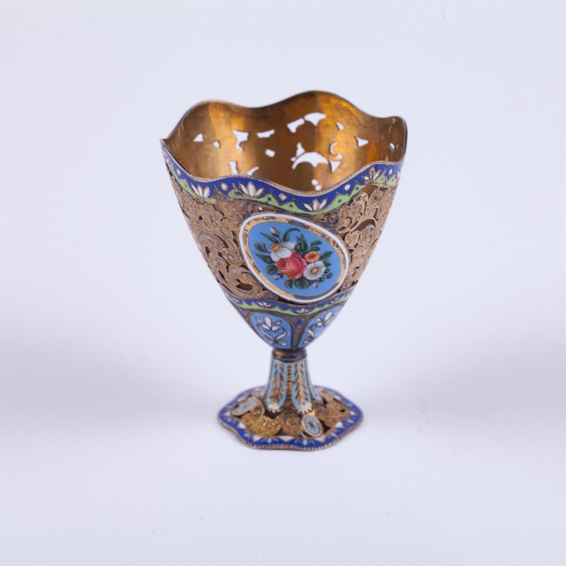 Silver stand for egg. — image 1