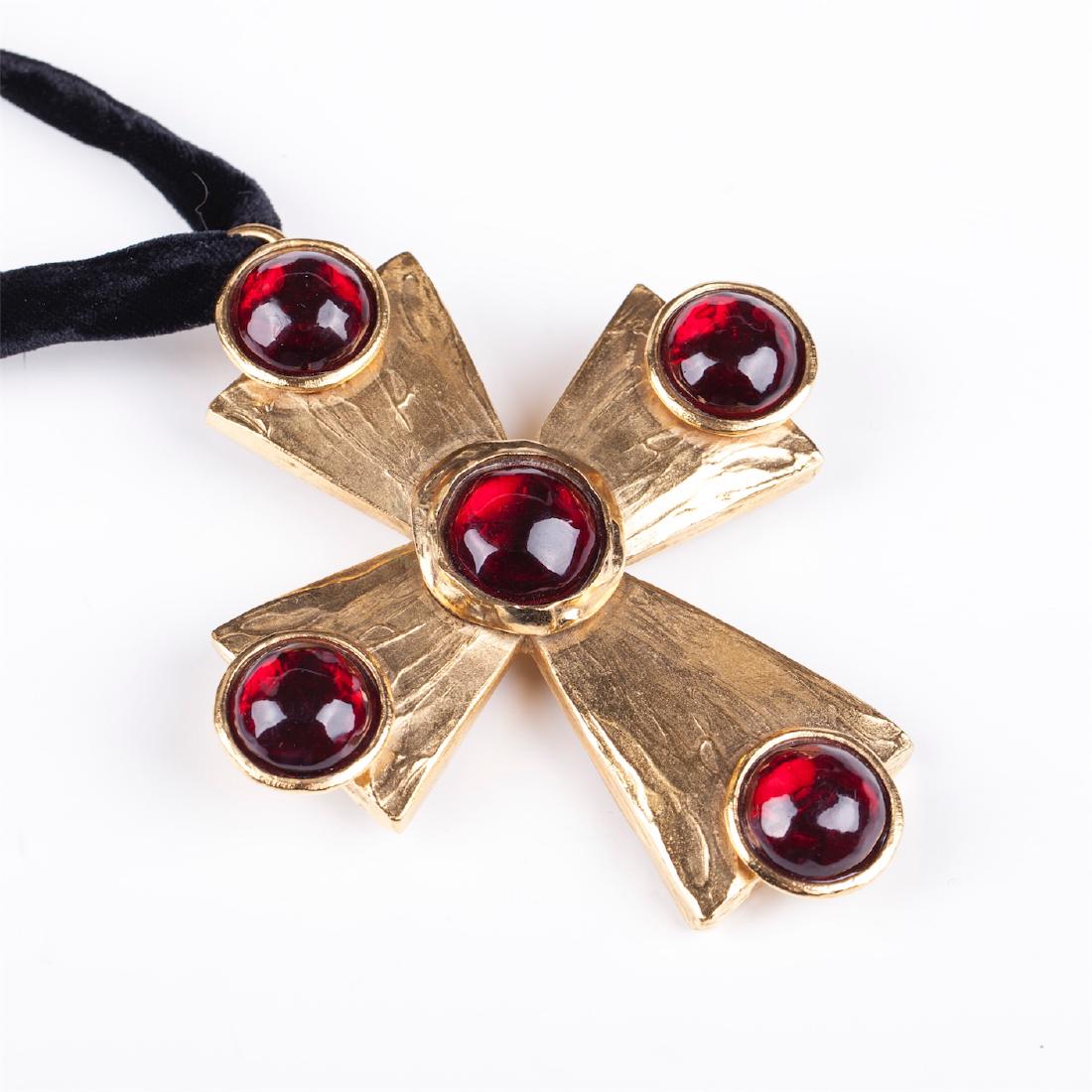 Yves Saint Laurent brooch-necklace. 1980s-1990s. — image 2
