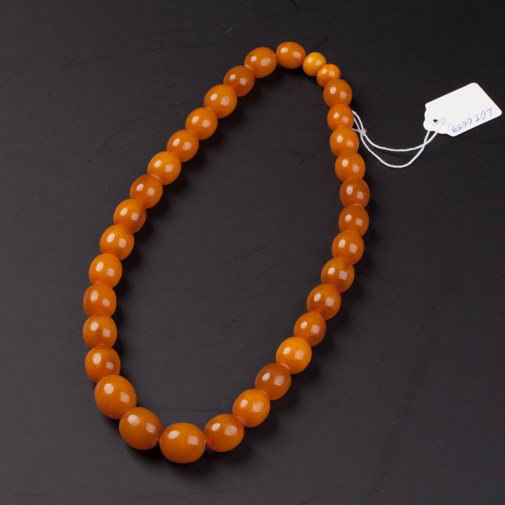 Antique amber necklace. — image 1