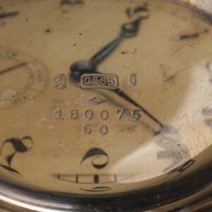 Gold pocket watch "Perla" with the gold chain in a box — image 3