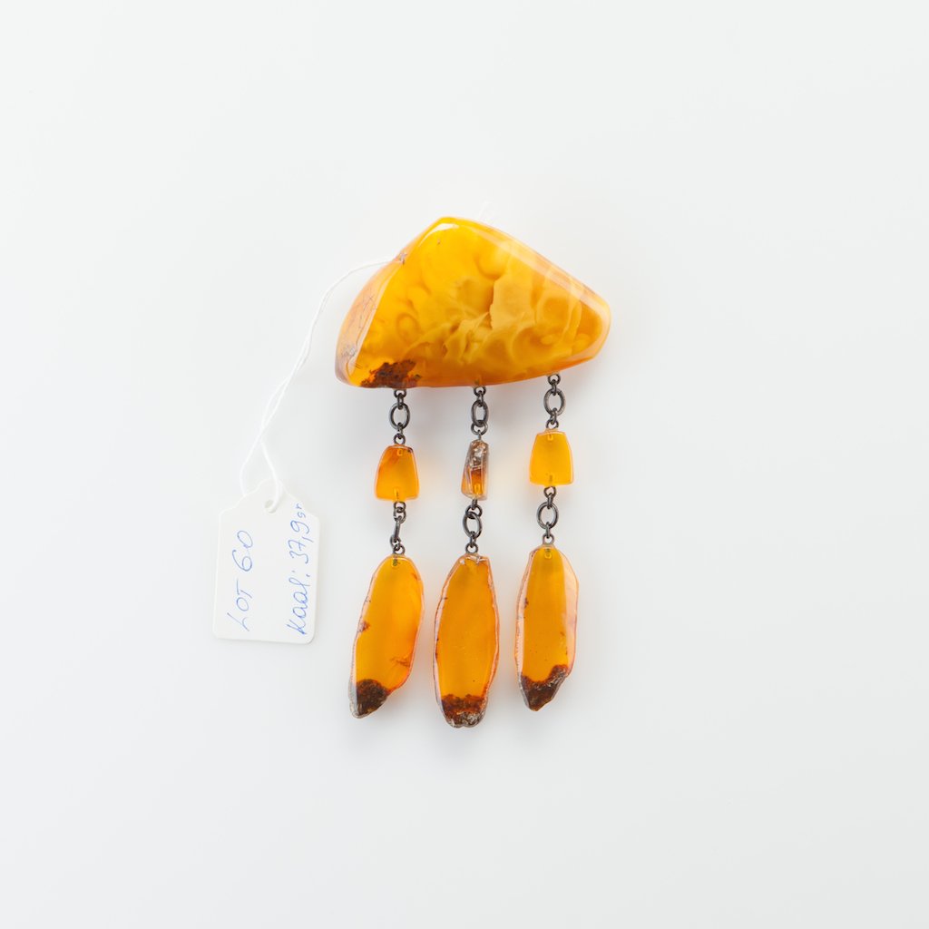 Natural Old Baltic Amber brooch. — image 1