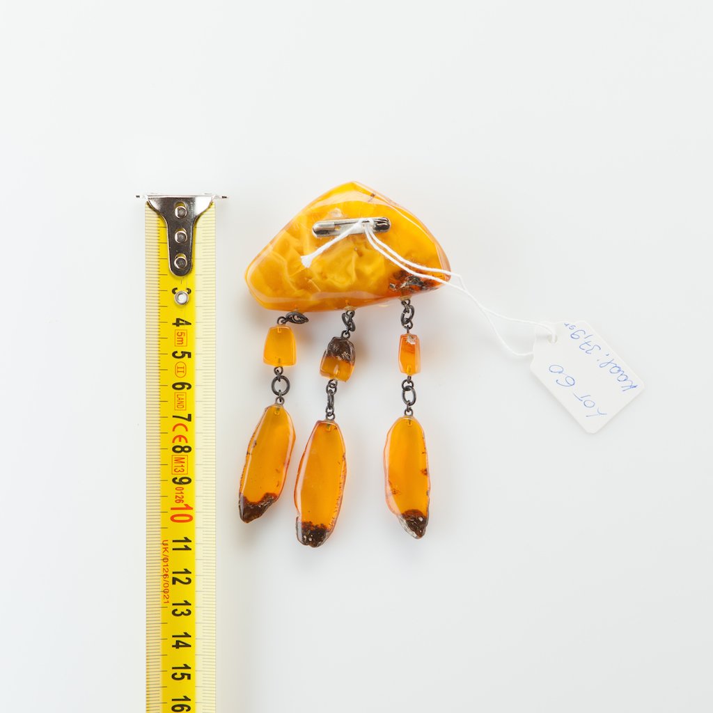 Natural Old Baltic Amber brooch. — image 2
