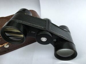 Opera glasses. — image 2