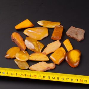 Set of antique amber stones. — image 2