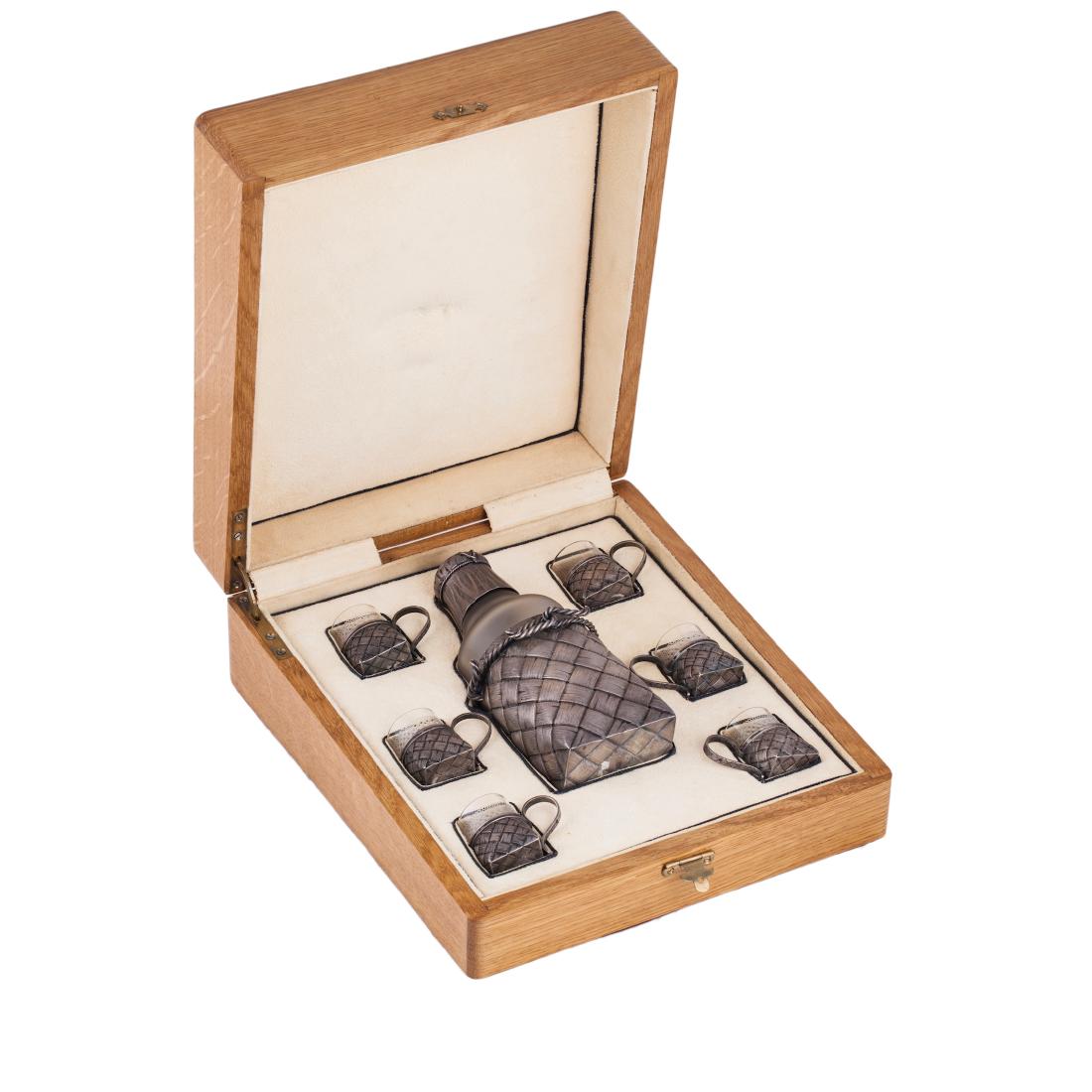 Trompe l'oeil vodka set in a box by N.Feofilov — image 1