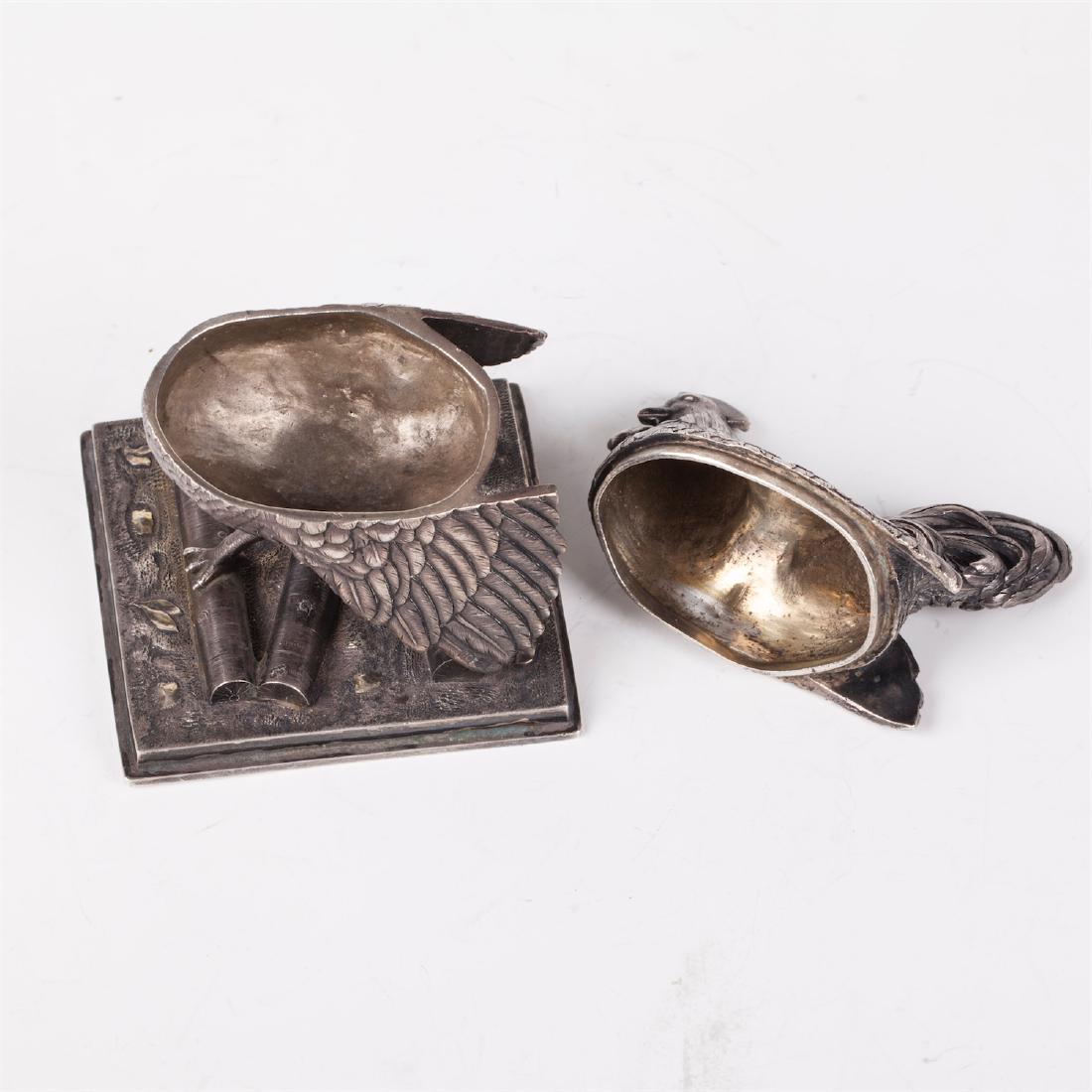 Unusual Russian casket in the shape of a rooster — image 4