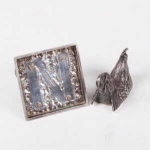 Unusual Russian casket in the shape of a rooster — image 5
