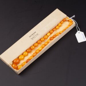 Antique amber necklace. — image 1