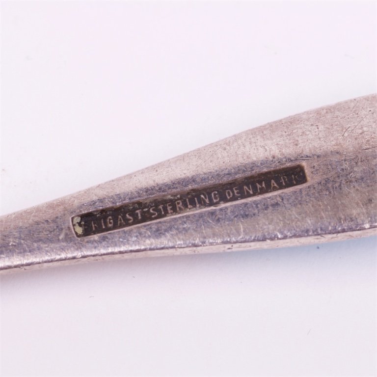 Silver spoon with enamel. — image 3