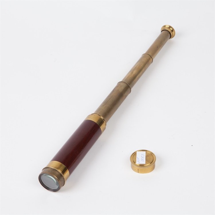 Pocket telescope in paper case. — image 3
