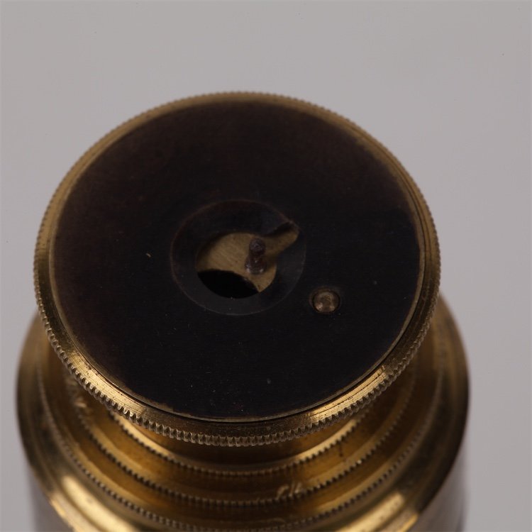 Pocket telescope in paper case. — image 4