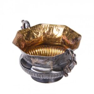Engraved silver-gilt cup with coin enchased — image 1