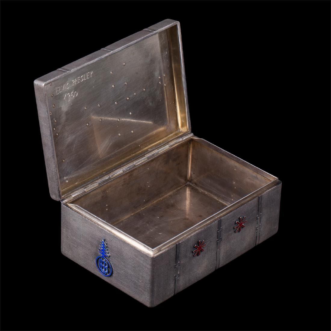 Russian cigar box in the shape of a travel chest — image 4