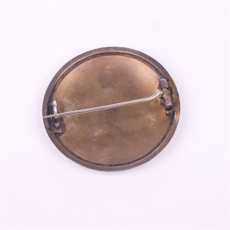 Silver brooch with enamel. — image 2