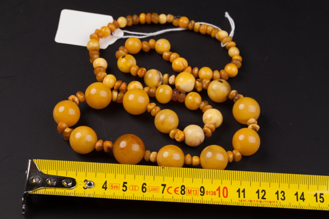 Antique amber necklace. — image 4
