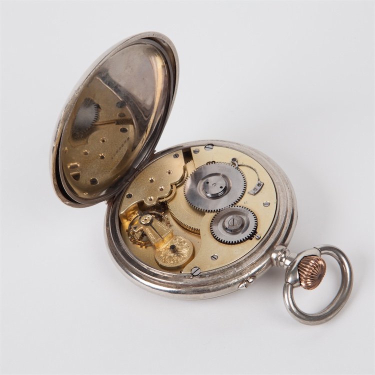 Huge pocket watch. — image 4