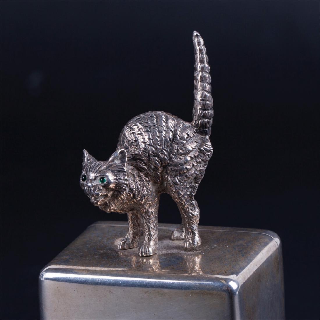"Kendall and Co" silver desk clock with cat shape — image 2