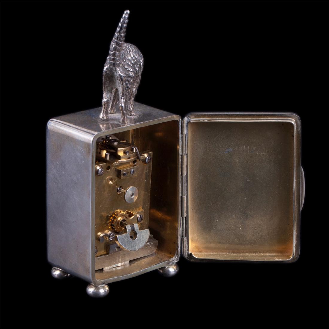 "Kendall and Co" silver desk clock with cat shape — image 4