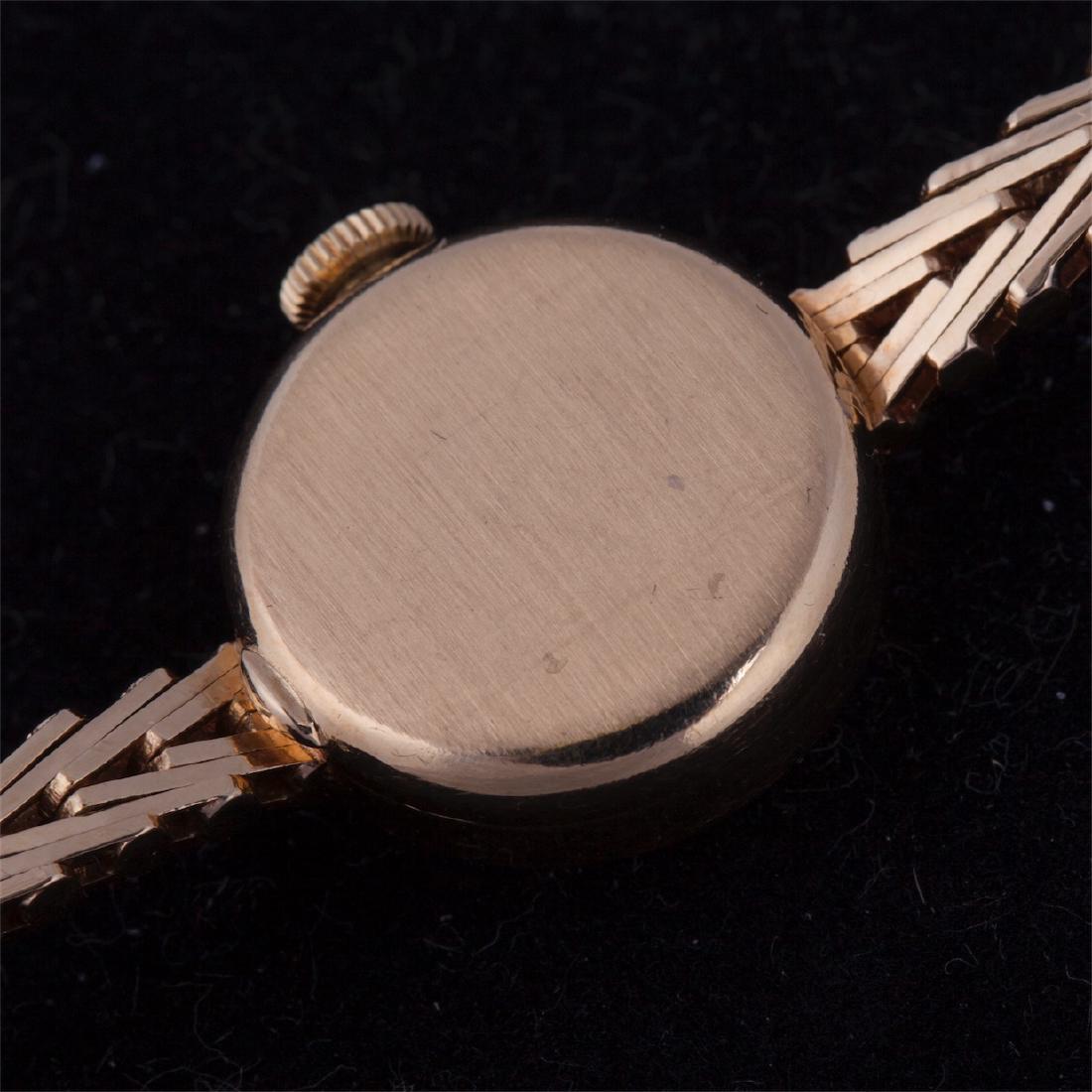 Beautiful small Omega gold woman wrist watch in a box — image 6