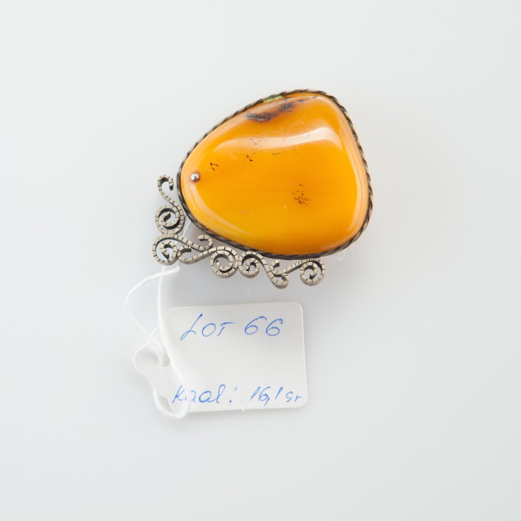 Natural Old Baltic Amber brooch. — image 1