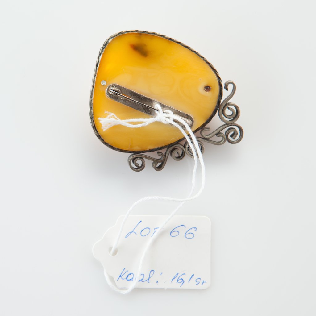 Natural Old Baltic Amber brooch. — image 2