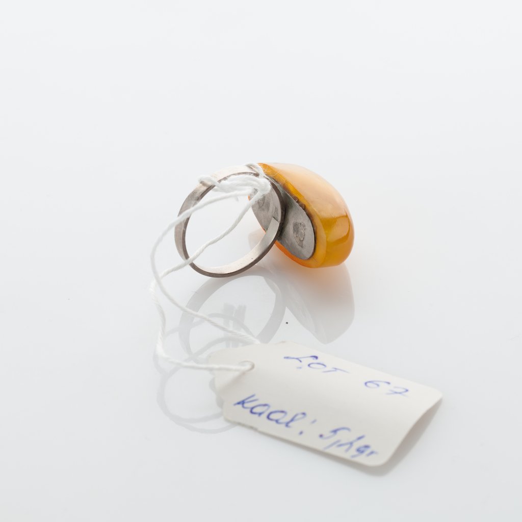 Natural Old Baltic Amber ring. — image 3