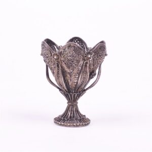 Silver stand for egg. — image 2
